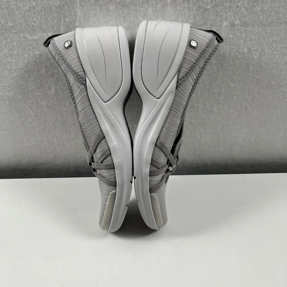 NWOB BZees Womens Melody Comfort Slip On Wedge Silver Size 9.5M Cloud Technology